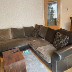 Leather corner suite