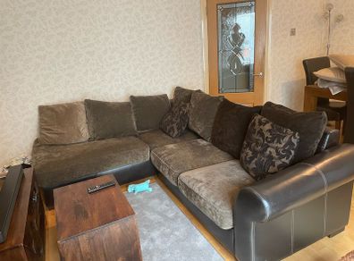 Leather corner suite