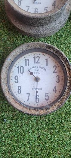 clock, triptych display