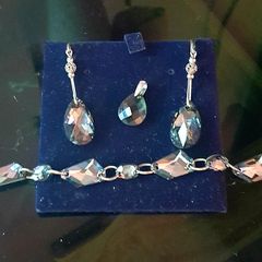 Swarovski crystal jewellery set
