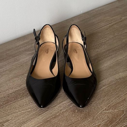Lloyd black patent leather pumps