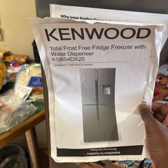 Fridge freezer with water dispenser