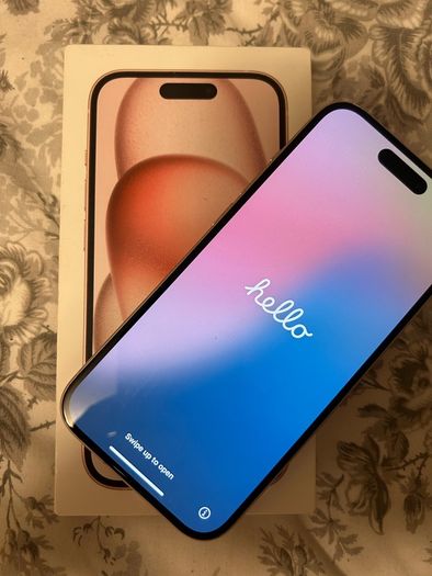 MINT  IPhone 15 Rose gold