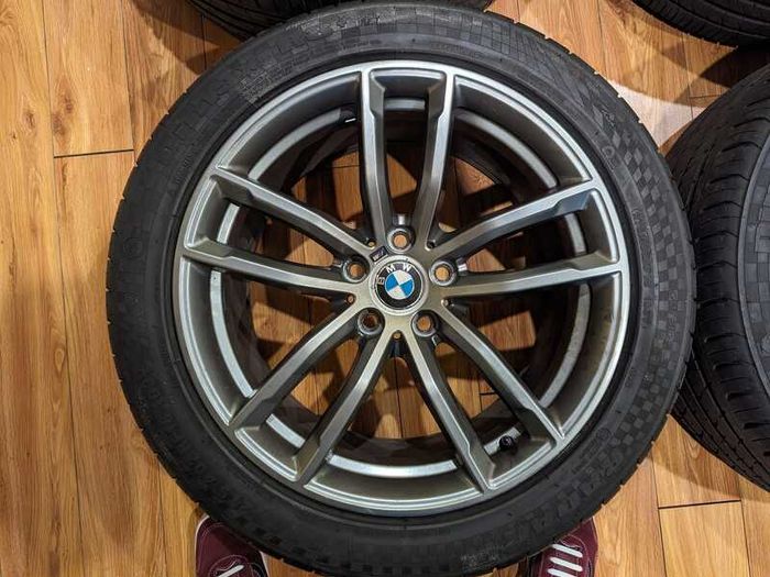 Genuine BMW G30 662M 18 inch alloys and tyres