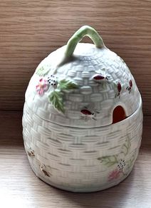 Belleek Honey Pot with lid