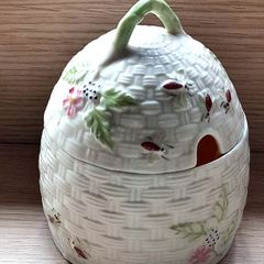 Belleek Honey Pot with lid