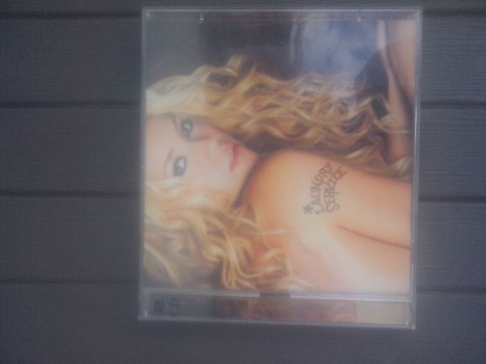 Shakira-Laundry service album