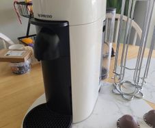 Nespresso Vertuo Plus coffee machine with Capsule Holder