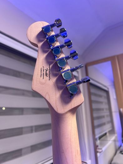 squire by fender debut Stratocaster in 2 tone sun burst with fender amp
