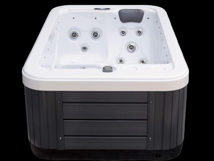 Brand New 3 Person Hot Tub