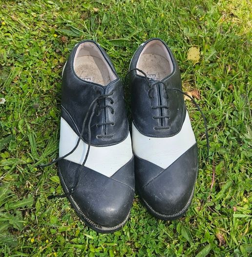 Golf clubs & size 7 shoes