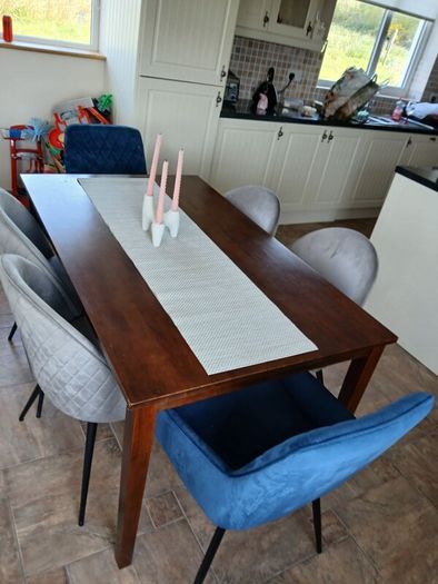 Dining chairs x4