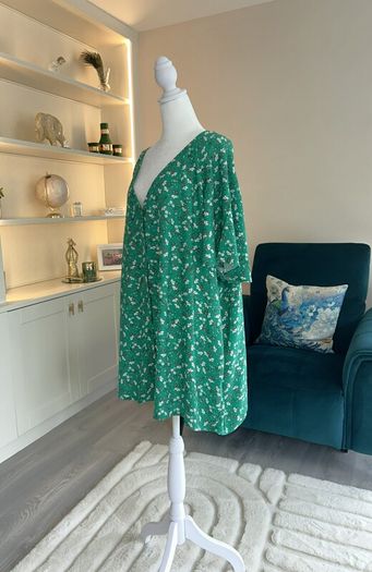 Ladies Green & White Short Sleeved Top from In extenso Size: UK 26 / EU 54