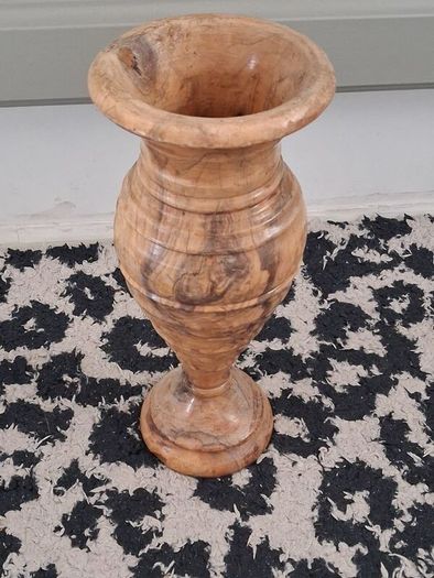 Wooden holder/vase