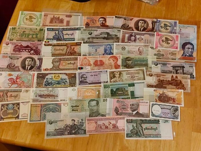 World banknotes 70