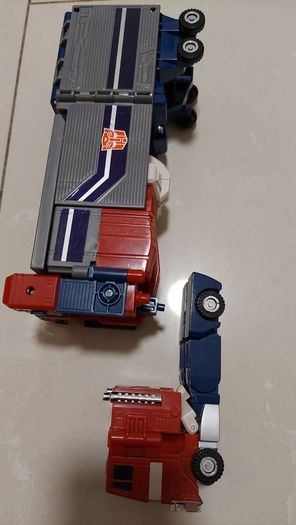 Transformer / toy Optimus GINRAI GOD