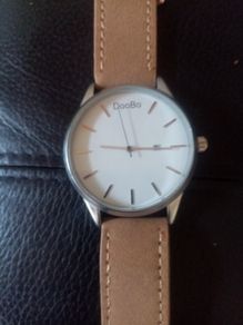 Nice New man's watch. Brown strap.