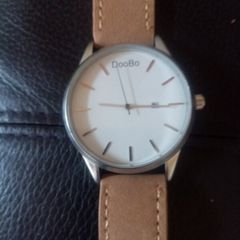 Nice New man's watch. Brown strap.