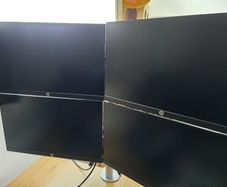 4x computer screens plus stand