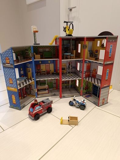 KidKraft Everyday Heroes Police and Fire Station
