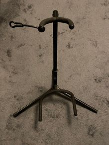Guitar stand