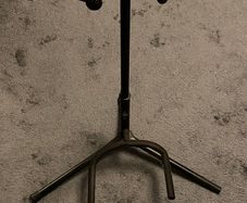 Guitar stand