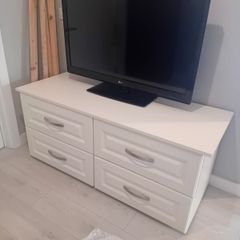 chest of drawers & tv