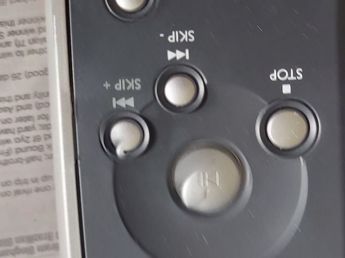 5 Portable DVD Players, all working, but no charges for them, all in very good condition