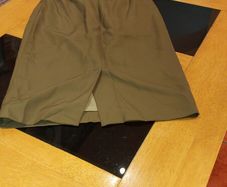 Elastic  waist. Skirt