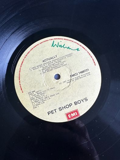 Pet Shop Boys. Original release of Actually in vg+ condition