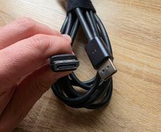 DisplayPort cable