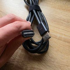 DisplayPort cable