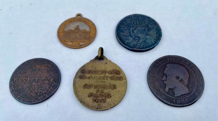 Collection of 5 antique coins / medals -  1800-1907
