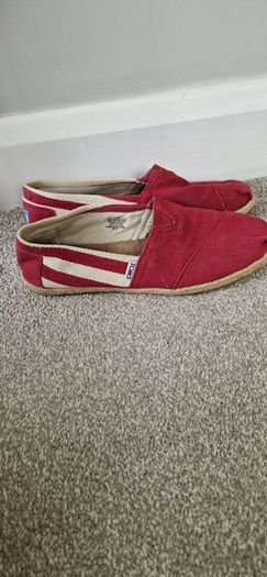 Ladies Tom's shoes