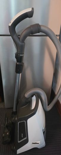 Miele Blizzard CX1 Comfort Hoover