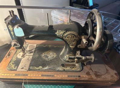 Singer J87099 sewing machine 1904