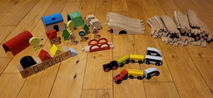 IKEA LILLABO Wooden Train Set Bundle  , Tracks & Magnetic Trains