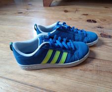 Size 3 Skechers Trainer