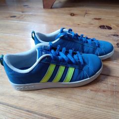 Size 3 Skechers Trainer