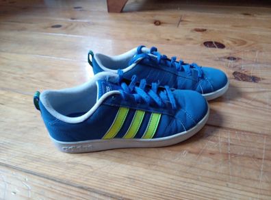 Size 3 Skechers Trainer