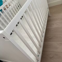 SUNDVIK ikea Cot and mattress