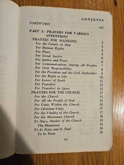 RARE. PRAYERS FOR Today Compiled By Bishop Terence Cooke Cardinal Of Newyork 1968 to 1983.  Complete With facsimile Signature On Cover And Hand Written Signature On Inside. Paperback In Good Condition.