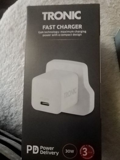 Fast phone plug charger