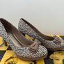 Women Shoes Image 4