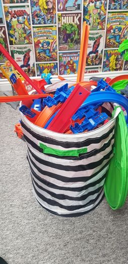 Hotwheels tracks and accessories