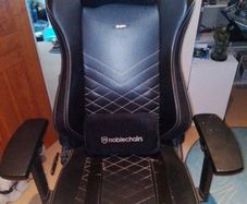 NOBLE CHAIRS gaming chair