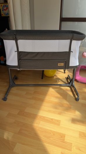 baby cot