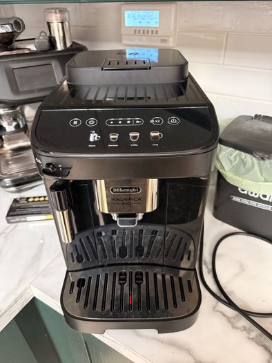 DeLonghi Magnifica Evo Bean to Cup Coffee Machine