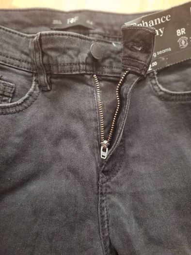 Jeans/Mid Rise Skinny Jeans .. Size 8 UK..36 EU