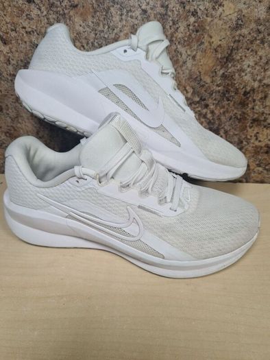 womens NIKE downshifter 13 trainers runners white Size UK 6 EU 40